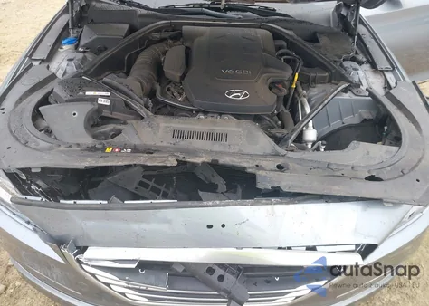 2015 Hyundai Genesis 3.8 z USA, uszkodzony, nr VIN KMHGN4JE2FU084191